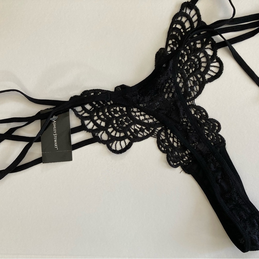 ASHLEY STEWART | NWT Women’s Butterfly Lace Thong - Picture 3 of 5